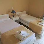 Erato Hotel 2*